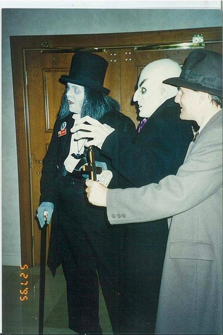 Michael Jackson déguisé en Nosferatu à une convention de films d'horreur en mai 1995? 1480534_10205332947230030_3333937731664343796_n
