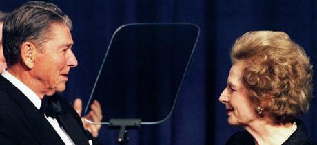 Ronald Reagan et Margaret Thatcher, le 3 février 1994 à Washington. REUTERS/Mike Teller.