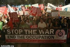 Des milliers d'Israéliens manifestent pour la paix avec les Palestiniens
