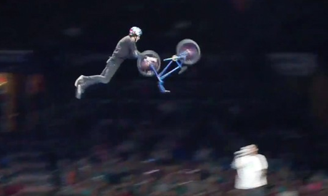 Découvrez le premier « Front Bike Flip » réalisé en BMX