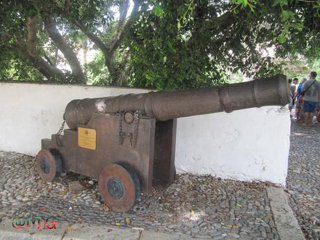  un fort à l'entrée du port. Kos est possession de l’empire ottoman de 1525 jusqu'en 1912, date à laquelle elle fut occupée par l’Italie comme les autres îles du Dodécanèse.