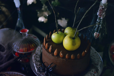 table d'halloween : desserts, magie et frayeurs.