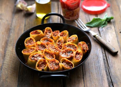 Pâtes farcies au thon , à la tomate et aux olives , machine à pâtes électrique offerte par Galbani