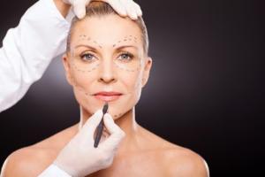 CHIRURGIE ESTHÉTIQUE: Permet-elle de regonfler l'estime de soi?  – JAMA Facial Plastic Surgery