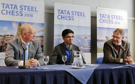 Le joueur des Pays-Bas Anish Giri était de retour de Bilbao pour participer à la conférence de presse - Photo © Tata Steel Chess Twitter