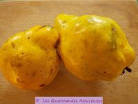 Coings aux 4 Epices et leur sauce chocolat (Vegan)