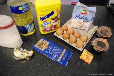Recette du Donauwelle cacao, oeuf, huile, chocolat, gateau, farine, sucre, cerine, donauwelle