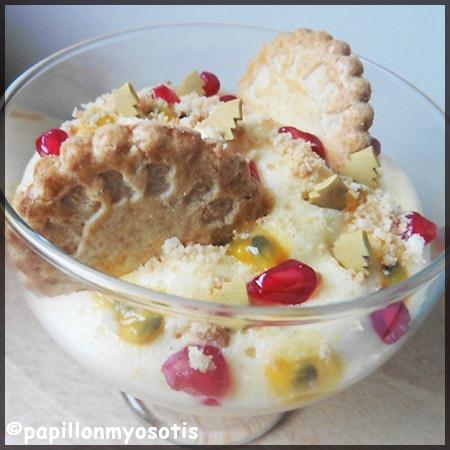 Coupe au fromage blanc et mousse légère à la mangue, grenades et fruits de la passion et son sablé_final2
