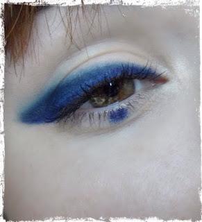 Electric Blue Liner & Dot | Birthday Party Makeup