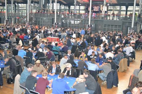 Patrick Bruel lance le Winamax Poker Tour à la Grande Halle de la Villette