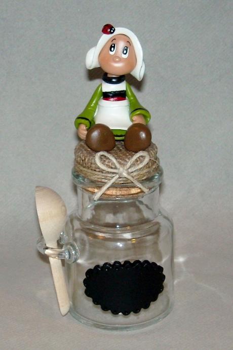 P'tite Bécassine diverses en porcelaine froide