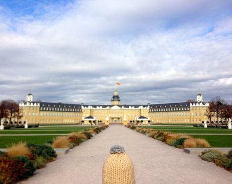 globe-t-bonnet-voyageur-travelling-winter-hat-karlsruhe-schloss