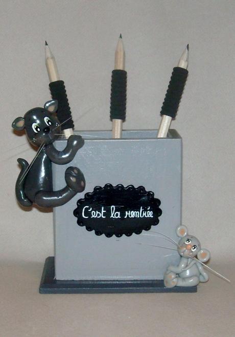 Boite Porte-crayon avec chat et souris en porcelaine froide