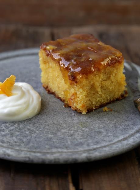 Gâteau sans gluten  à la marmelade d'orange , aux amandes et à la polenta