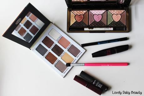 Tutoriel Maquillage : Bright eyes & Vampy lips