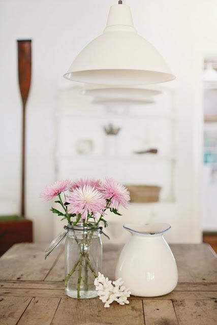 Ce matin ... j'ai aimé ... #10 / Une table chinée et fleurie /