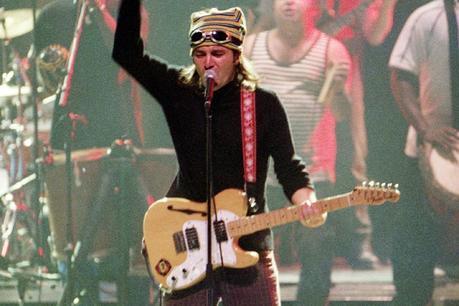 Blonde & Idiote Bassesse Inoubliable********************************Dehors Novembre des Co-Locs