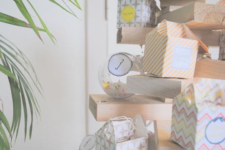 Le sapin (en bois) de L'Avent