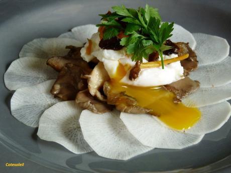 Poelée champignons oeuf mollet sur radis noir