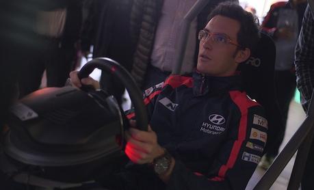 Thierry Neuville teste WRC 5 et répond à l’interview « Sport and Furious »
