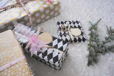 Noël Rose et Or : Oh Les Jolis Cadeaux !
