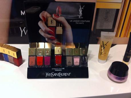 Mon rendez-vous au Bar à ongles chez Yves Saint Laurent - Charonbelli's blog beauté
