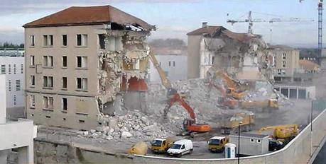 Demoulicioun de l'ancian coumessariat de Sant-Ro 2860992672.jpg