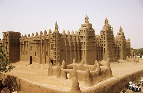 AFRIQUE. Chronique historique. La Mosquée de Djenné ou l’architecture de génie