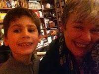 Mon hommage aux victimes, dans ma cuisine, je vous appelle en plein flou...