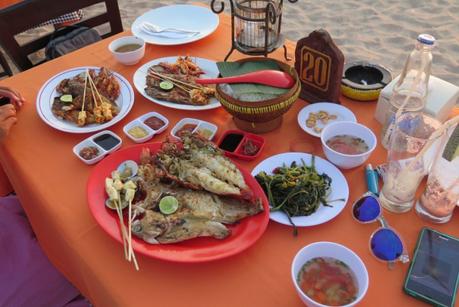 Incontournable dîner les pieds dans le sable à Jimbaran - Balisolo (11)