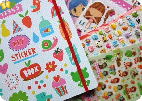 Sticker book et stickers MAJOLO
