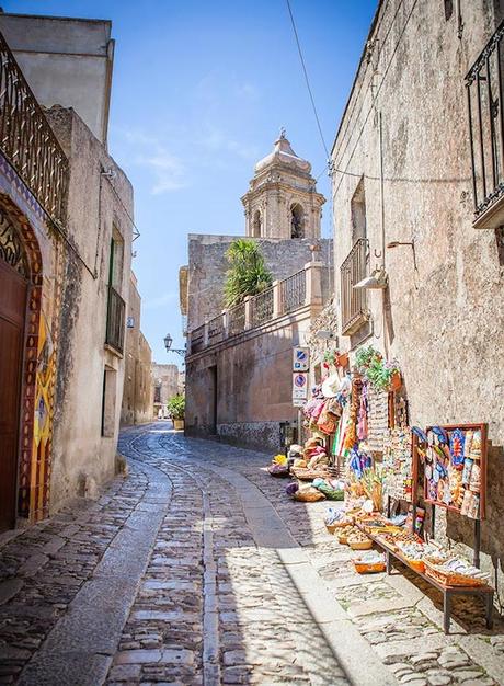 best-small-towns-in-southern-italy-Erice