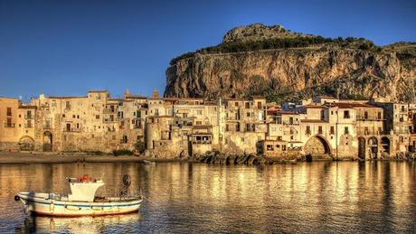 best-small-towns-in-southern-italy-Cefalu