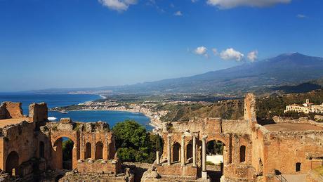 best-small-towns-in-southern-italy-Taormina