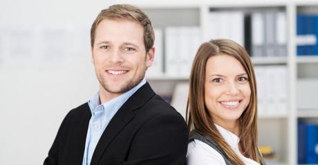 10 signes qui montrent qu’une femme est plus intelligente qu’un homme