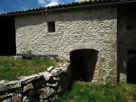 Pain d'épice traditionnel moulé village abandonné Vieux Redortiers Alpes Haute Provence Clichés diaporama