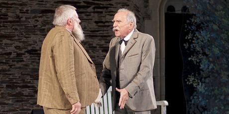 Monet (Yves Pignot, à gauche) et Clémenceau (Claude Brasseur), deux fortes personnalités mais une amitié inaltérable
