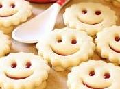 Petits biscuits Noël Smileys confiture