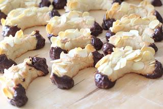 biscuits chocolat pate d'amandes amandes effilées