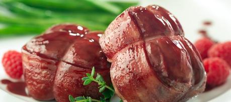 Tournedos de poulet, sauce porto et framboises