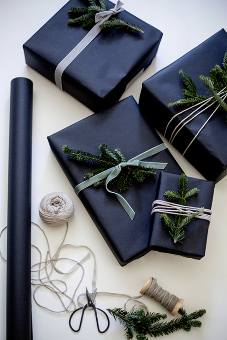apartmenttherapy:

7 Ways to Pull Off Black Gift Wrap This Year:...