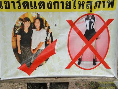 Women thaïe indecency at wat (vidéo)