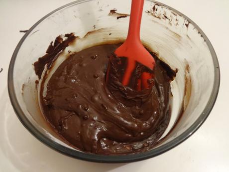 TOURON AU CHOCOLAT NOIR ET CACAHUÈTES  / DARK CHOCOLATE TURRÓN WITH PEANUTS / TURRÓN DE CHOCOLATE NEGRO Y CACAHUETE