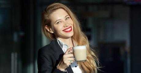 Comment mettre un peu de couleur dans vos tenues de boulot ?