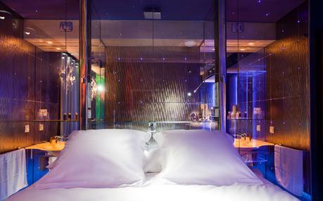 ‘Plus près des étoiles, tu dormiras’ – Episode VII à l ‘Hôtel Seven ‘Plus près des étoiles, tu dormiras’ – Episode VII à l ‘Hôtel Seven