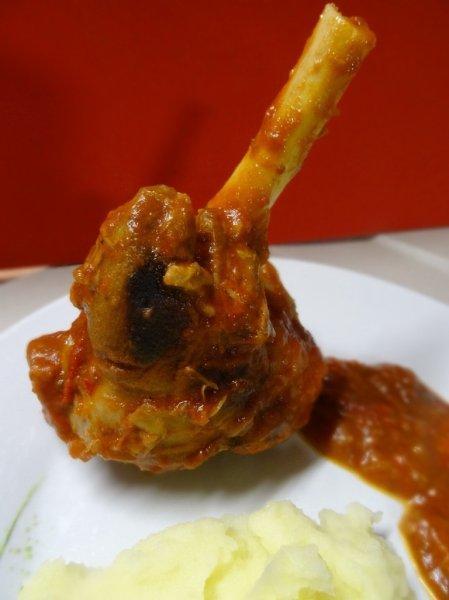 SOURIS D'AGNEAU PROVENÇALE ET SON ÉCRASÉ DE POMME-DE-TERRE SOURIS D'AGNEAU PROVENÇALE ET SON ÉCRASÉ DE POMME-DE-TERRE