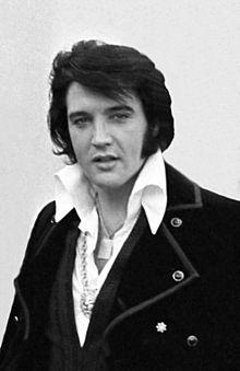 Blonde et Idiote Bassesse Inoubliable**********************Blue Christmas d'Elvis Presley