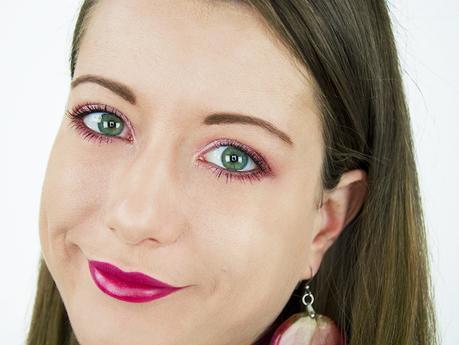 Tutoriel maquillage d'automne et hiver en rose prune et bordeaux avec la palette de fards à paupières The Blushed Nudes de Maybelline - Visage