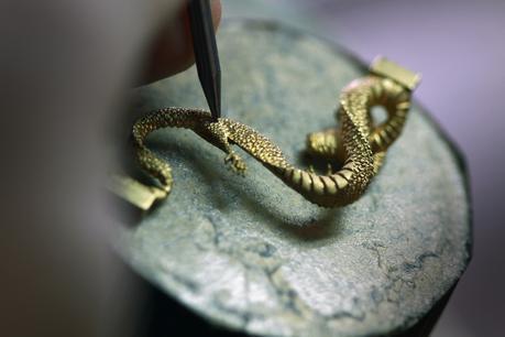 CORUM – Golden Bridge Dragon & Phoenix CORUM – Golden Bridge Dragon & Phoenix