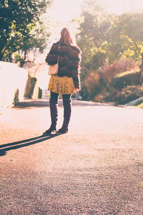 blog-mode-look-cuissardes-robe-free-people-gilet-franges-asos-70-sac-chanel-mademoiselle